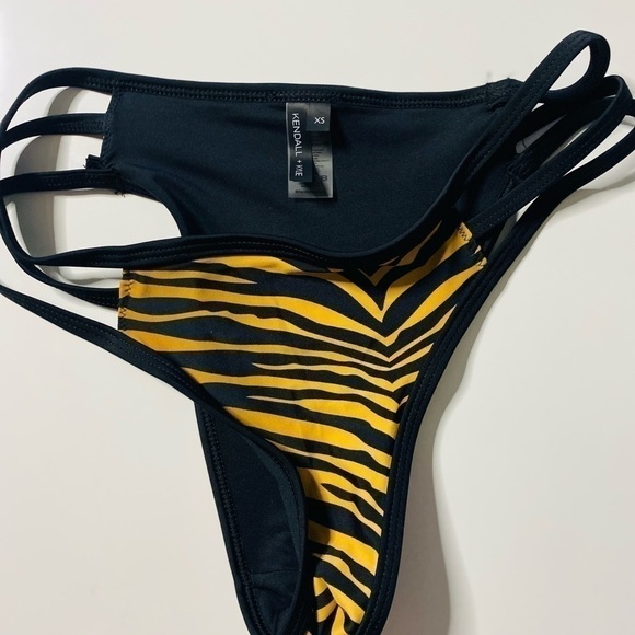 KENDALL & Kylie Bikini Bottom - Picture 2 of 7